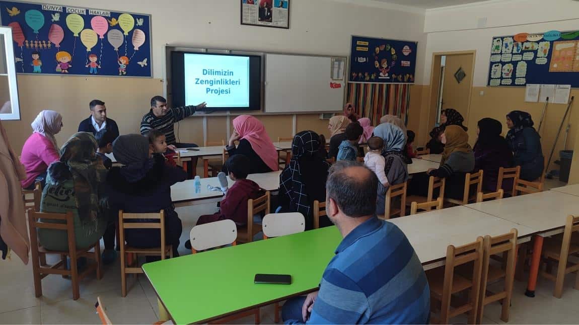 Velilere Yönelik Çeşitli Seminerler Düzenlendi